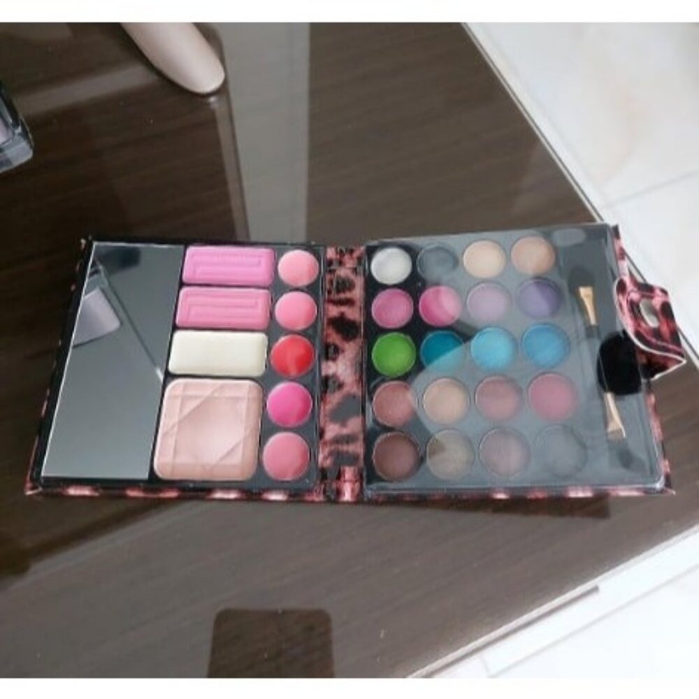 Professional Makeup Kit Eyeshadow Palette Lip Gloss Blush Concealer 29 Color